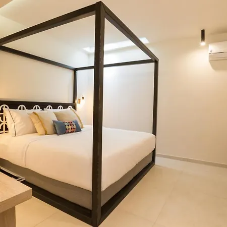 C Aparthotel 4*