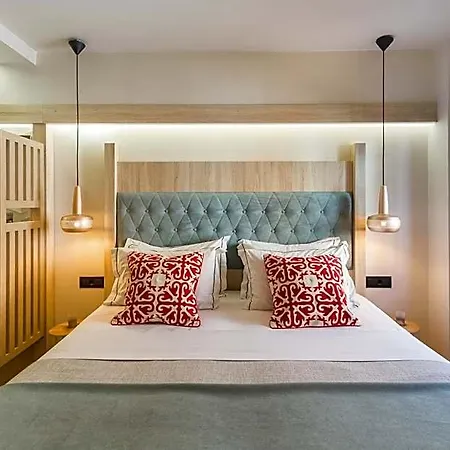 C Aparthotel 4*
