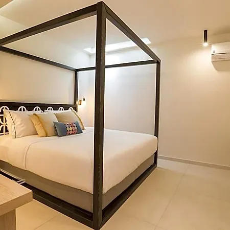 C Aparthotel 4*