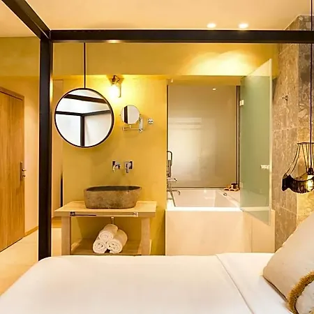 C Aparthotel 4*