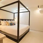 C Aparthotel 4*