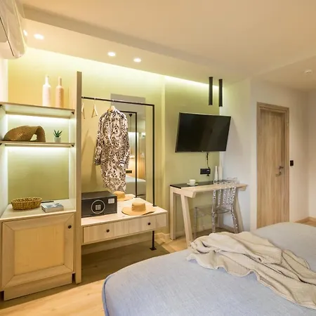 Aparthotel C *