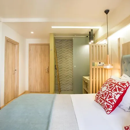 Aparthotel C *