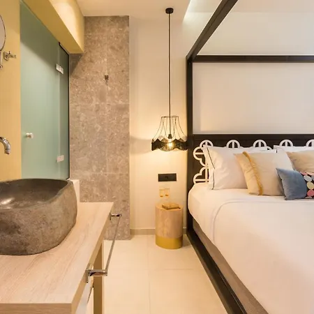 Aparthotel C *